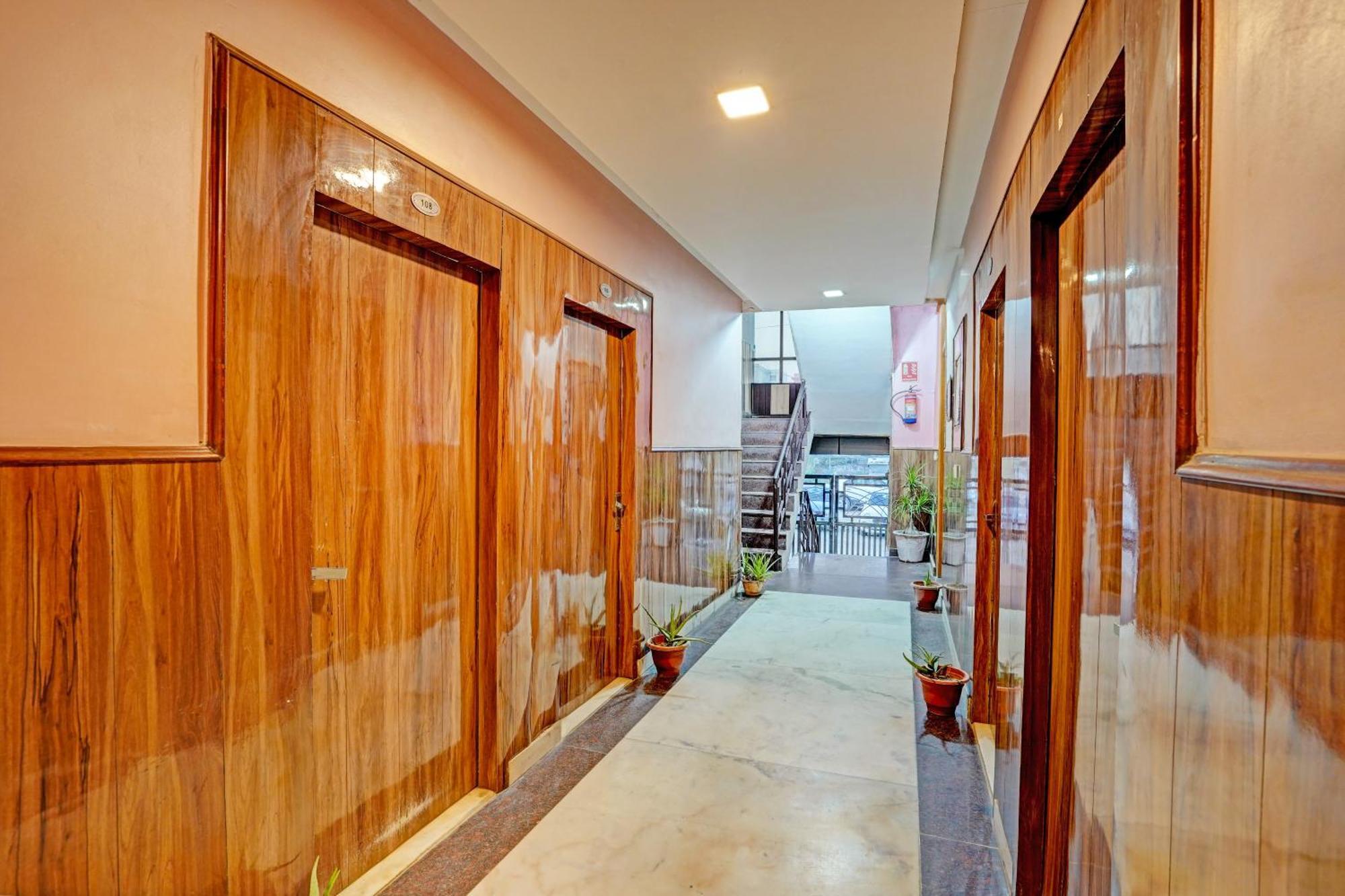 Hotel O Greno House Near Pvr Ansal Plaza Greater Noida Dış mekan fotoğraf